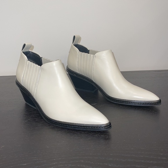 Cream Via Spiga booties Size 6.5M - Picture 5 of 5